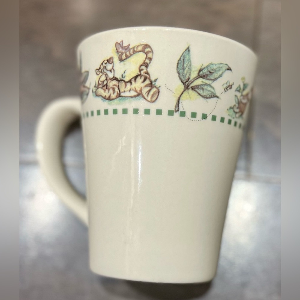 Disney Winnie The Pooh Coffee Mug Stoneware Pooh Tigger Piglet Honey Bee 12 oz